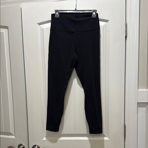 HeyNuts Essential Leggings